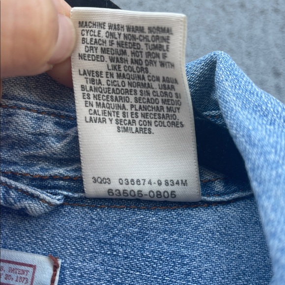 Vintage Levi's Men’s Classic Blue Denim Shirt Size: 2XL - Picture 11 of 12